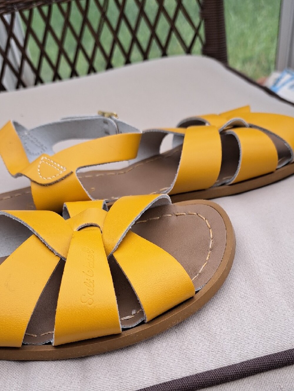 SALT WATER MUSTARD YELLOW Sandals SIZE US W10 - Picture 17 of 17